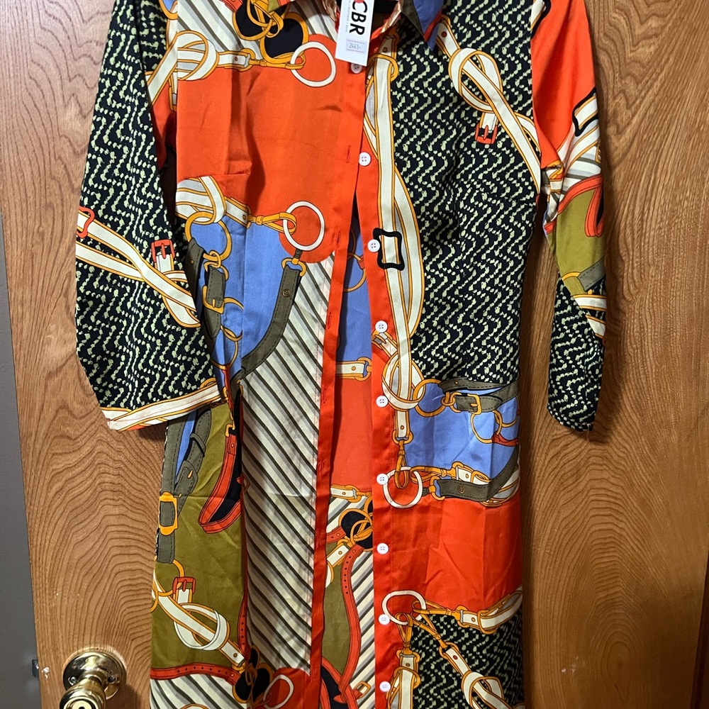Colorful Patterned Button-Up Shirt - Picture 6 of 8